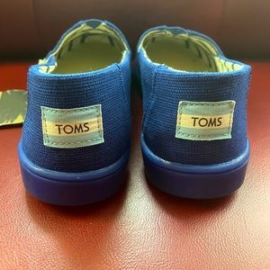TOMS The Venice Collection Size 6 Blue